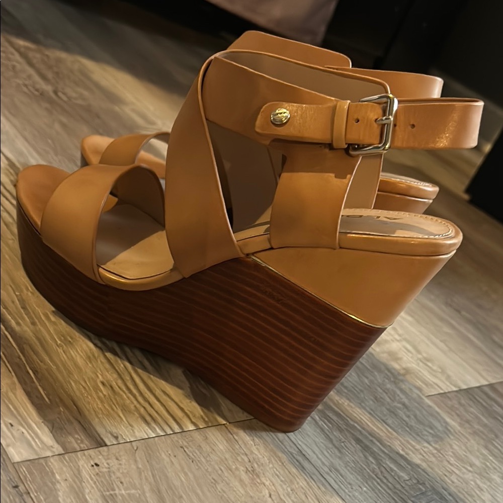 Women's Tan Wedge Sandals